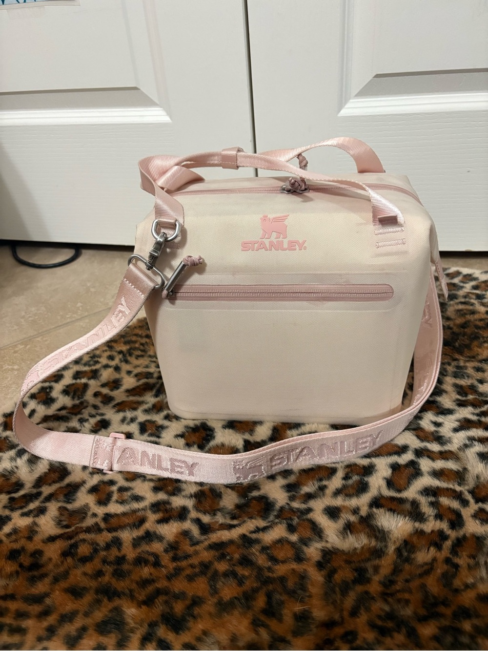 Preowned Pink Stanley 7L Lunchbox